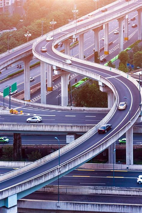 How to Drive Safely Along the Expressways (19 Tips).